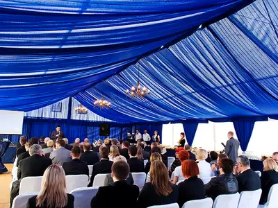 Aranżacja hal namiotowych - Profesjonalna organizacja imprez - zdjęcie 2