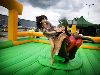 Byk Rodeo Alaja - Park Atrakcji Country Alaja - Organizacja Imprez, Pikników, Festynów