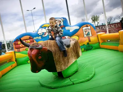 Byk Rodeo Alaja - Park Atrakcji Country Alaja - Organizacja Imprez, Pikników, Festynów