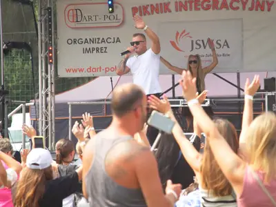 Koncert Gwiazdy Pikniku - Piękni i młodzi Dawid Narożny - Profesjonalna organizacja imprez - zdjęcie 2