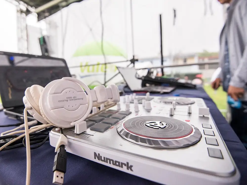 Podkład muzyczny Dj’a - Organizacja Imprez, Pikników, Festynów