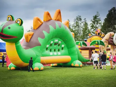 Polowanie na dinozaura - Park Atrakcji Jaskiniowcy - Organizacja Imprez, Pikników, Festynów