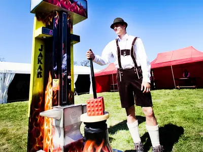Siłomierz młot - Park Atrakcji Oktoberfest - Organizacja Imprez, Pikników, Festynów