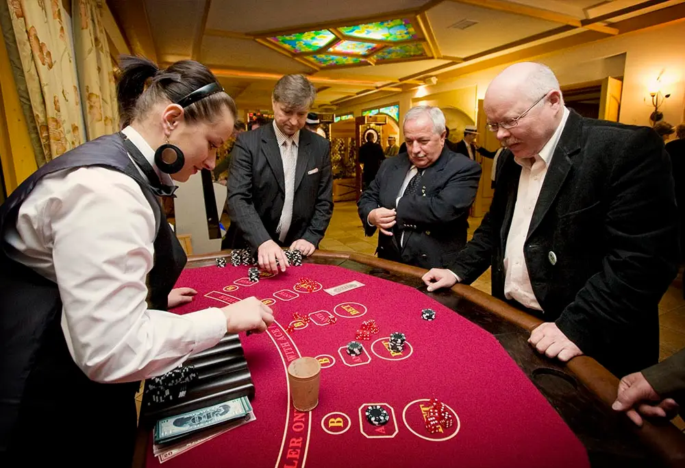 Stół do zabawy w Kości z obsługą krupiera - Organizacja Imprez, Pikników, Festynów