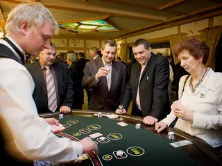 Stół do zabawy w pokera z obsługą krupiera - Organizacja Imprez, Pikników, Festynów