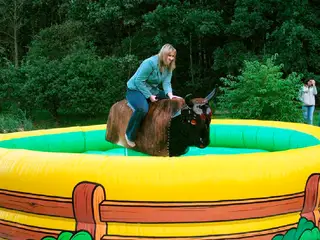 Symulator byka rodeo standard - Organizacja Imprez, Pikników, Festynów