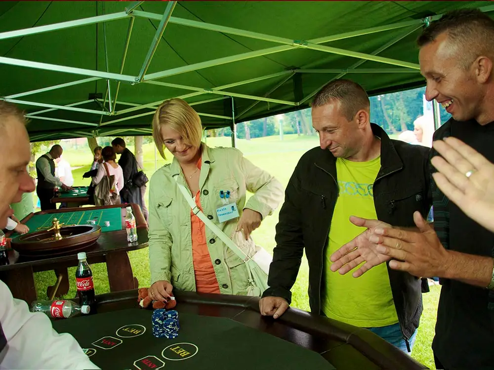 Stół do zabawy w pokera z obsługą krupiera - zdjęcie 4 - Organizacja Imprez, Pikników, Festynów
